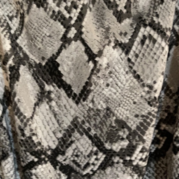 Dress size 6 snake skin - Picture 5 of 5